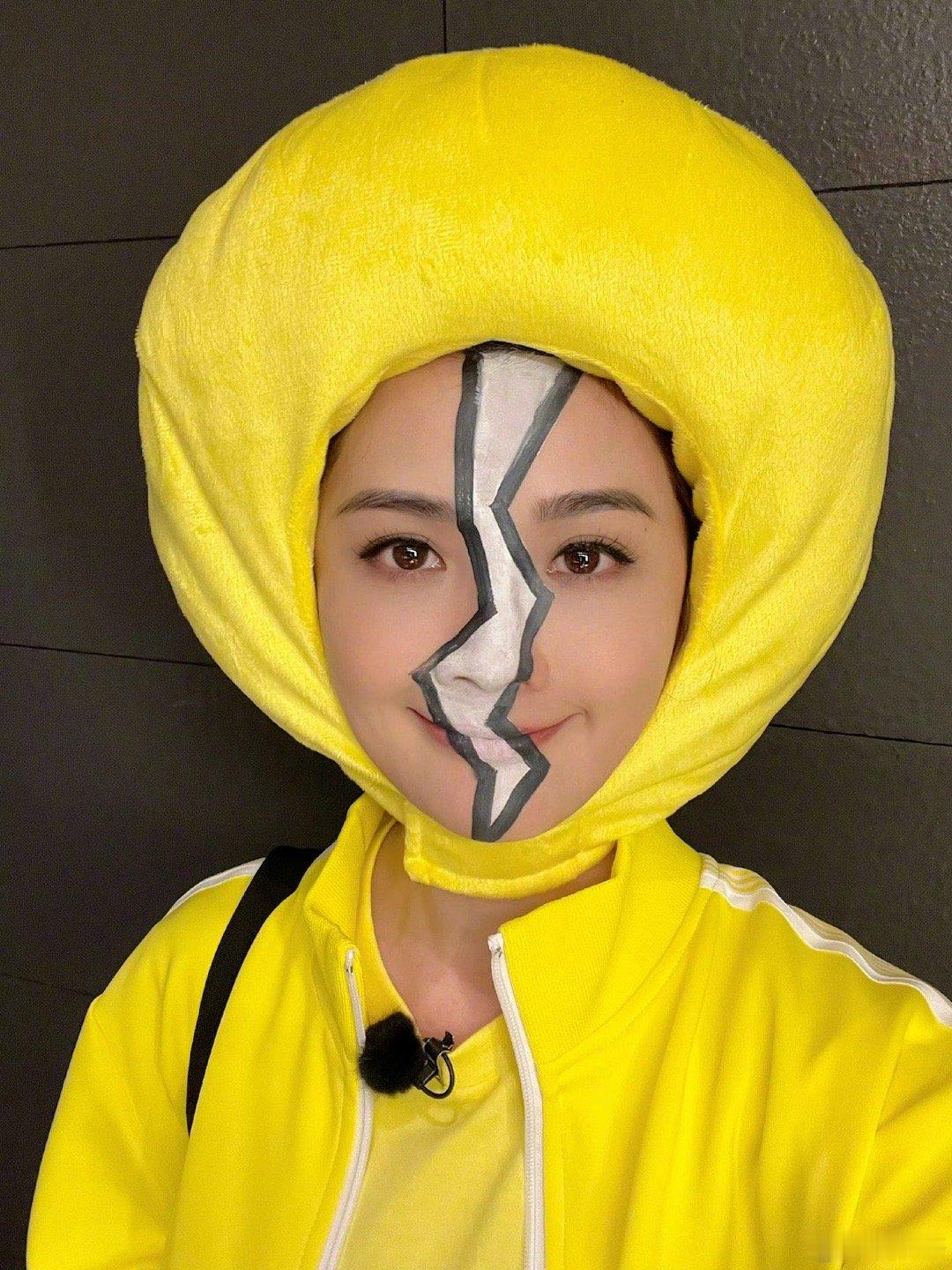 #阿Sa你在用你的脸干什么#《青春环游记5》全员cos表情包，阿Sa选到了裂开的