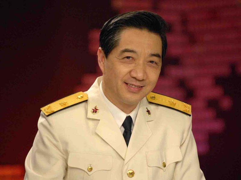 张召忠：美国就算一动不动，中国20年也追不上，中美差距那么大？对于张召忠这位军事