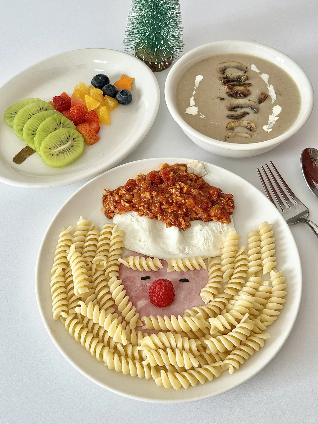 圣诞限定🎅🏻圣诞老人意面🍝蘑菇浓汤🥣