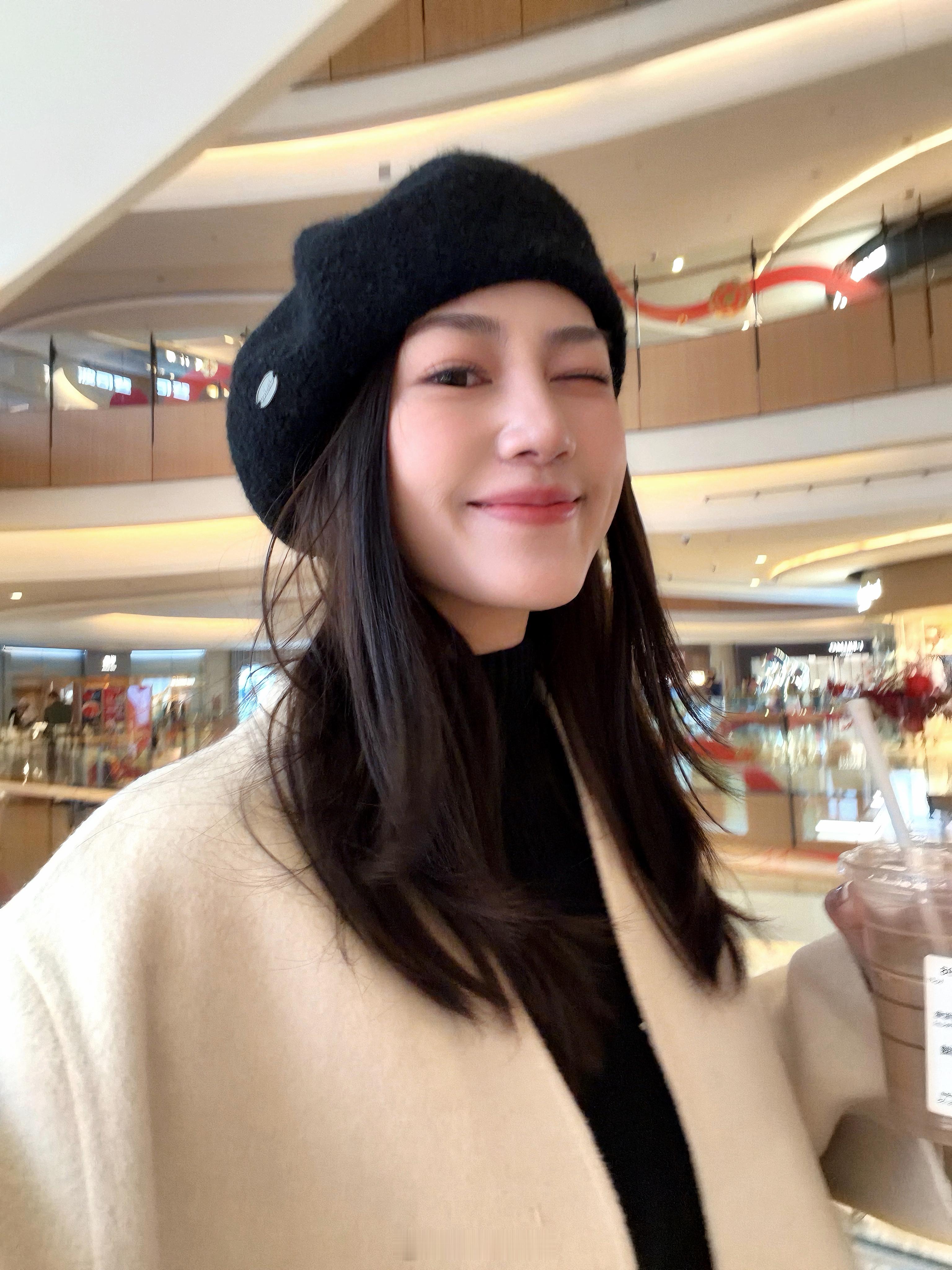 好久没拍照了友友们毕竟过年放假实在是不爱洗头