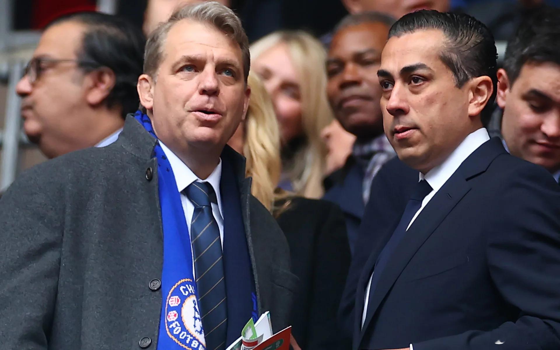 切尔西 卡拉格比较会迎合球迷的情绪，他在《每日电讯报》专栏文章写道，切尔西的问题