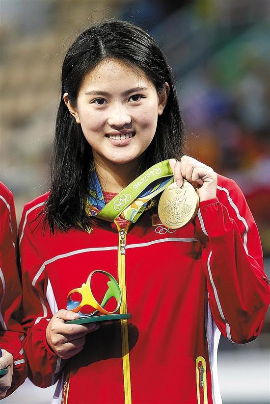 “跳水皇后”陈若琳，3岁时被父母抛弃，舅舅把她抚养长大。她拿了22个世界冠军、5
