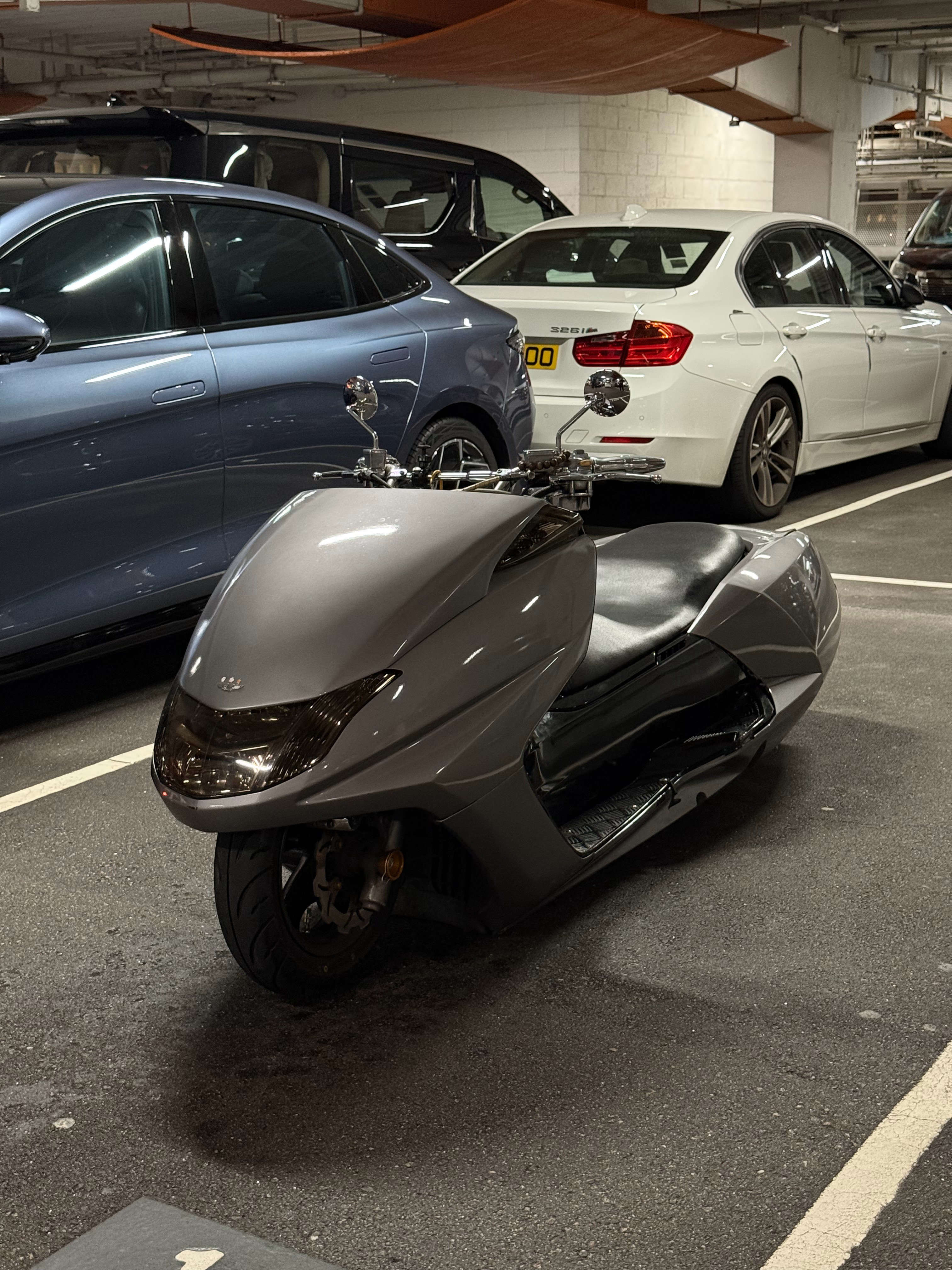 我发现我们这个行业，不会吹牛逼是真混不下去，左耳朵刚听别人讲的事，那必须添油加醋