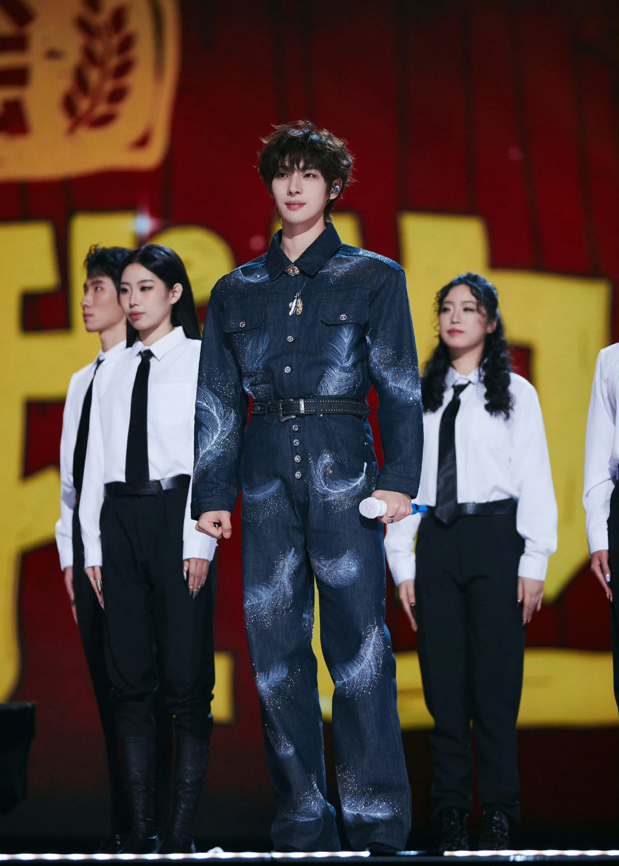 我们颜安好棒！！！拥有自己的定制话筒啦