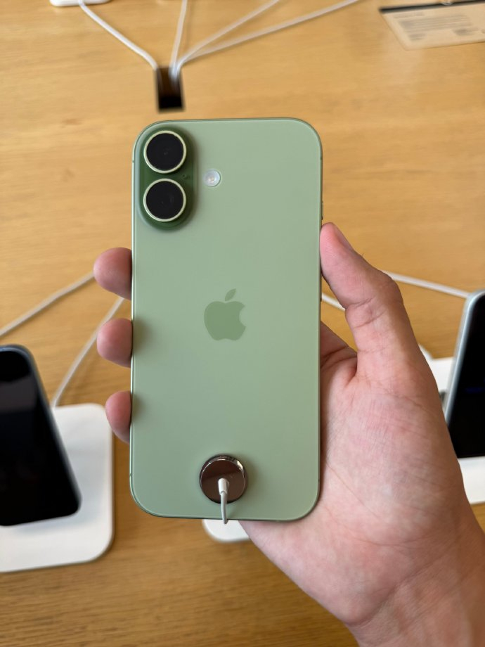 iPhone 17这波涨价，确实有点狠日本市场已先行调价，全系涨了8%到11.3