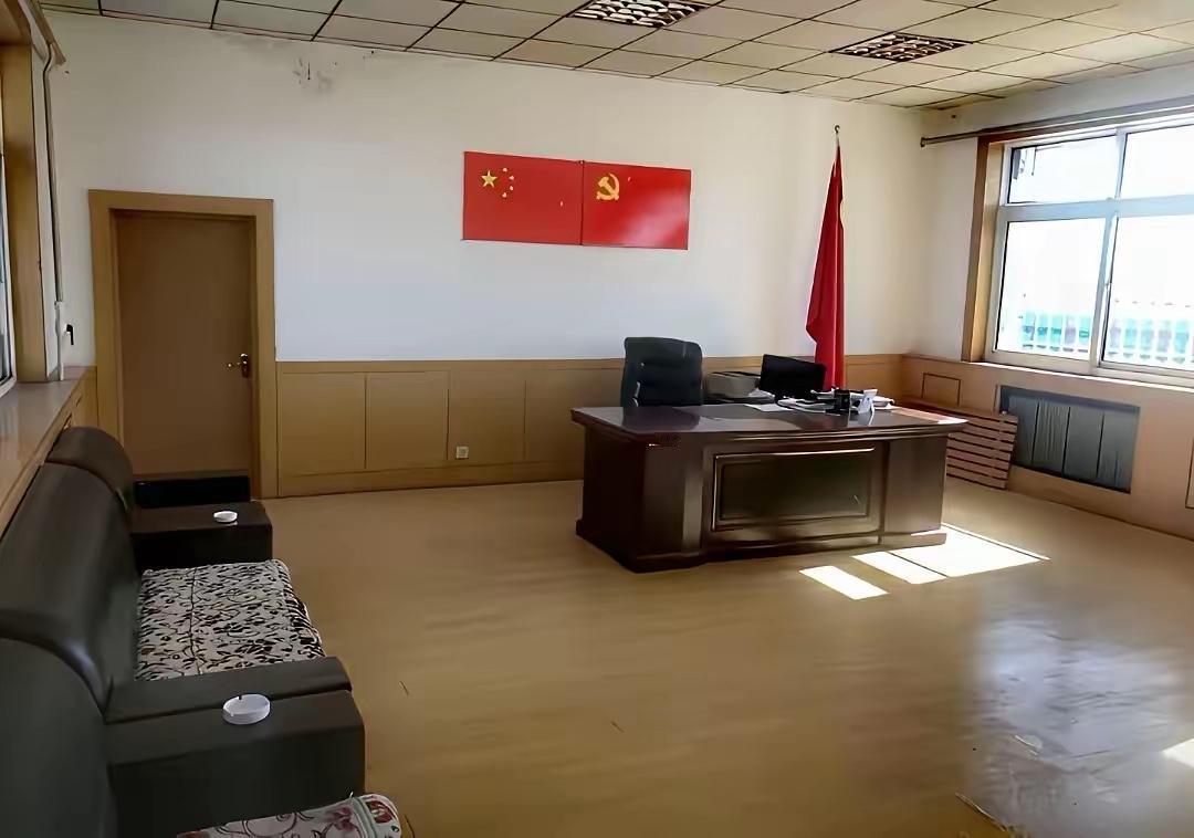 办公室能放国旗，级别一定不低