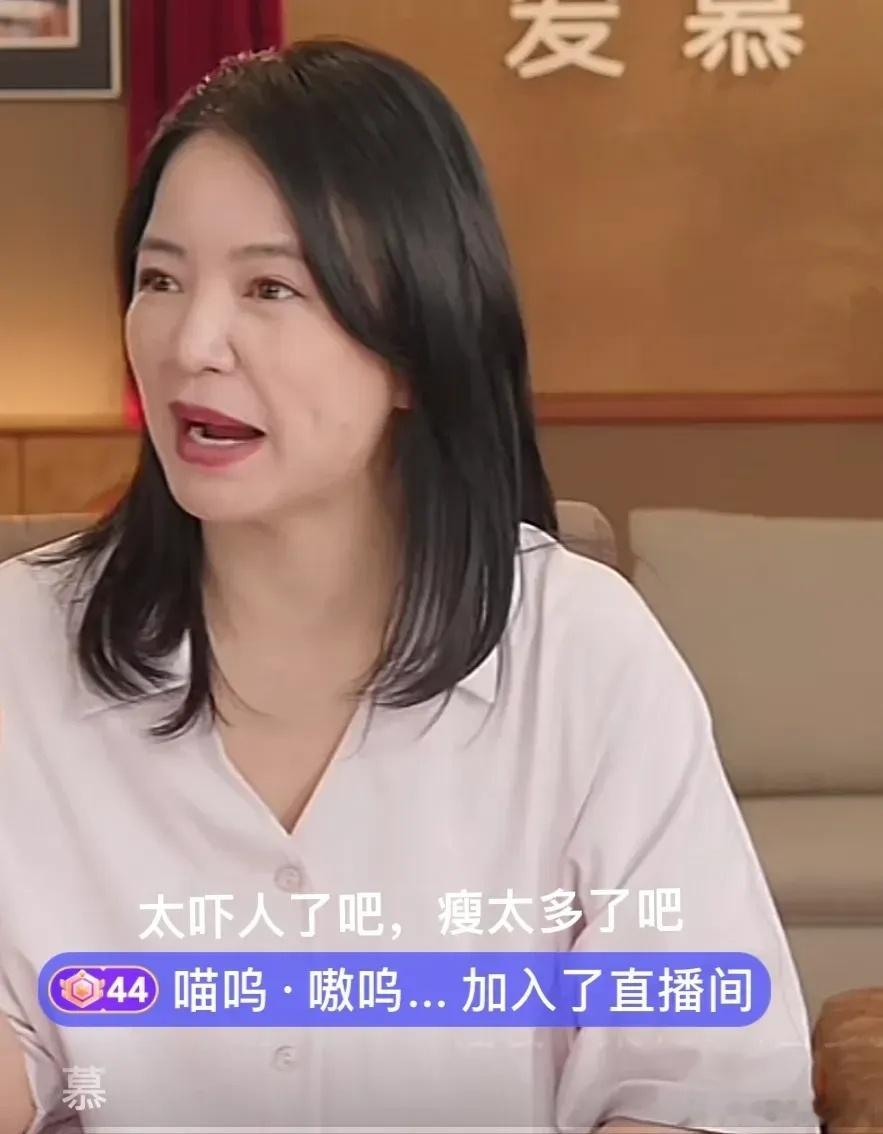 阿雅直播间谈起小S:原来阿雅最近去探望小s了！也不枉小s有她这个好姐妹……前几天