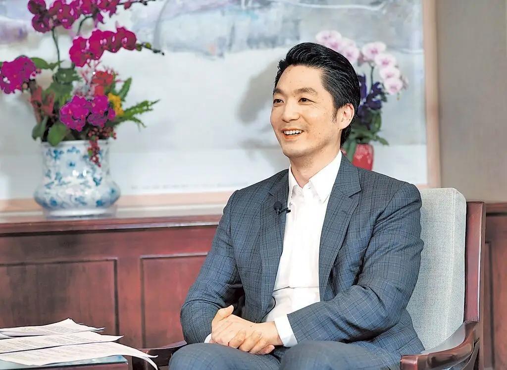 绿营大佬倒戈！吴子嘉喊“蒋万安100%当选”，台北选战无悬念？
 
绿营出身的吴