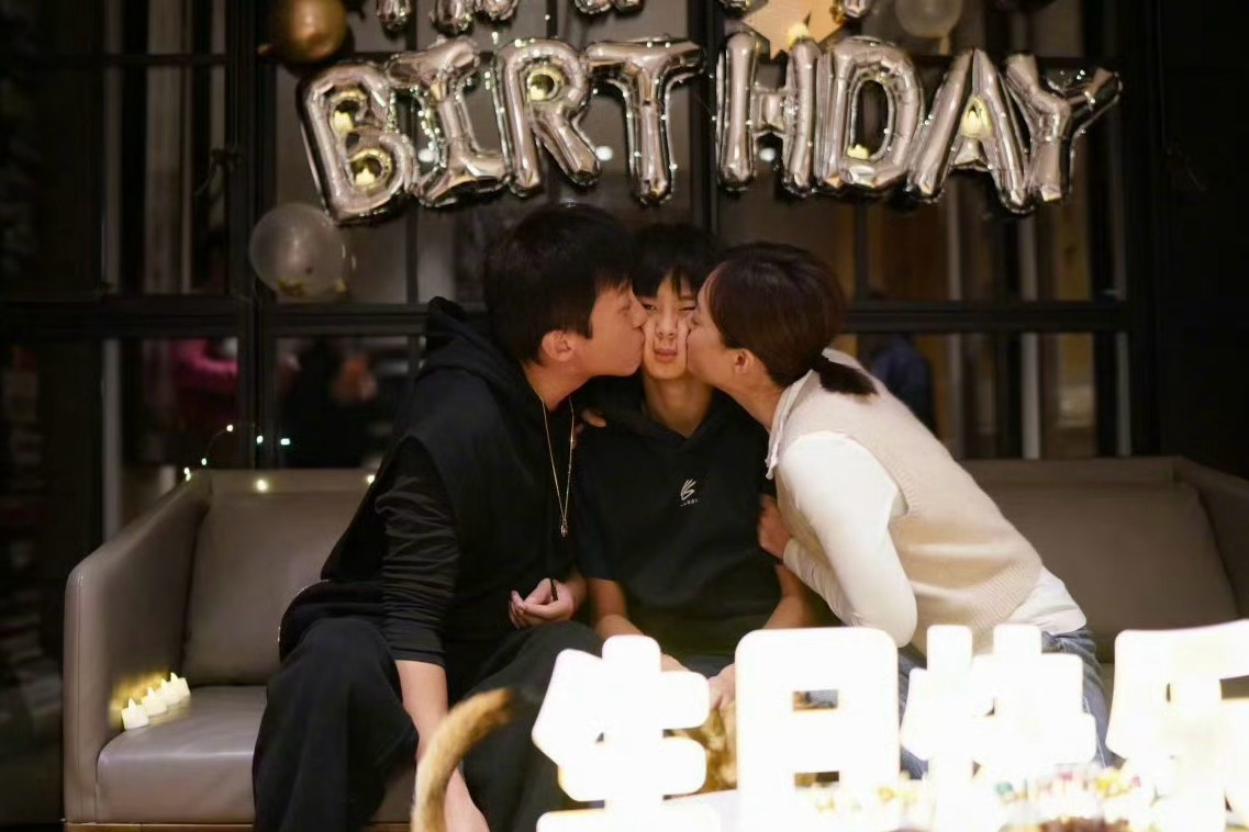 真羡慕并且喜欢这一对，势均力敌，相互配合把日子过成诗歌的明星夫妻！ 