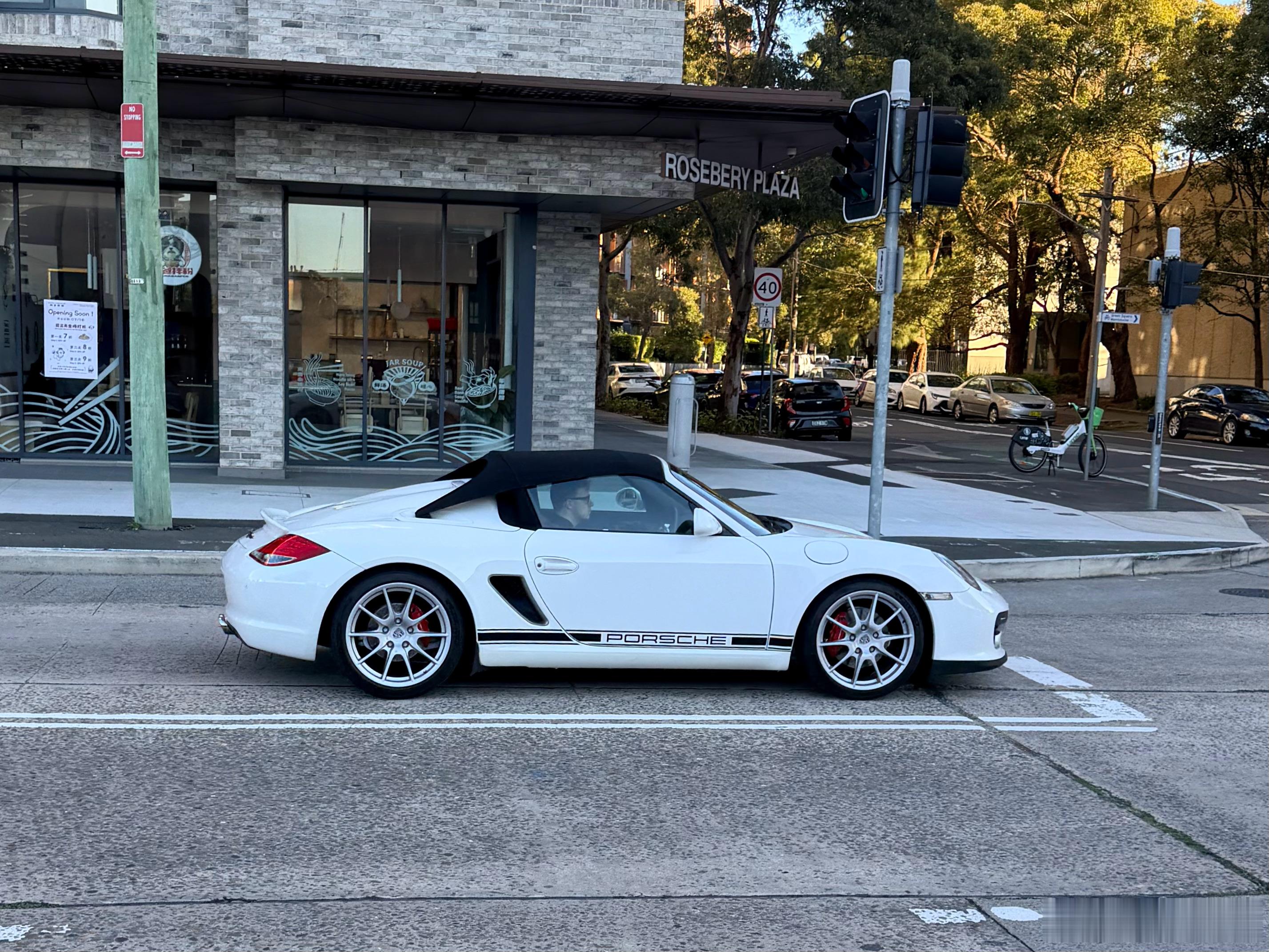 大冬天开没有顶棚的 "Coxster" Spider，装了原装雨棚也会漏风啊
