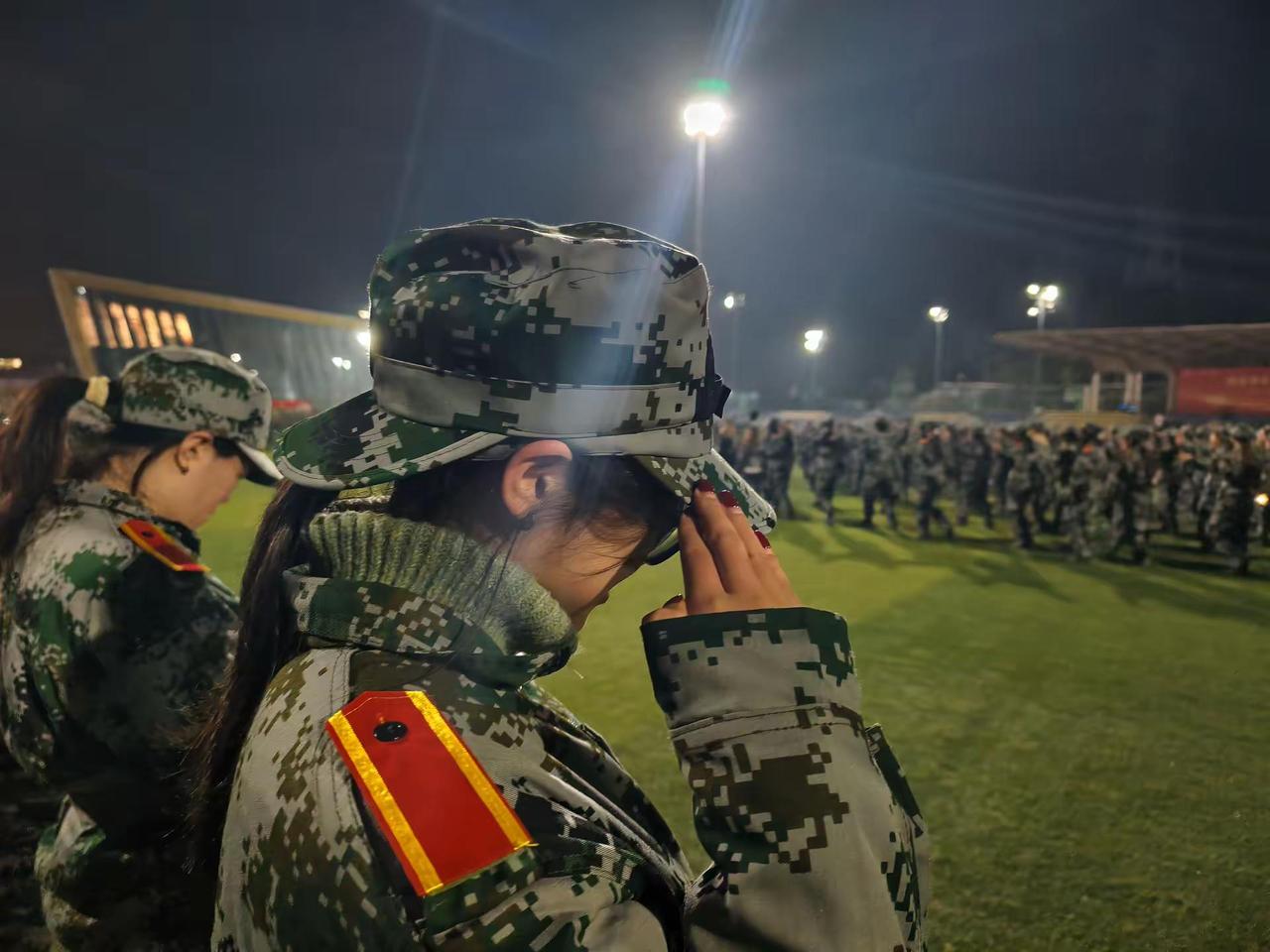 军爷在此谁敢造次 身材比例会不会影响柔韧性 烟管八分裤小个子 感冒是呼吸道感染吗