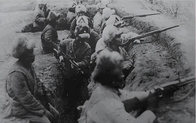 在直罗镇战役中，红军派人送劝降信给东北军第109师师长牛元峰，牛元峰当众撕毁该信