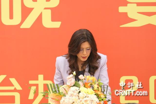 辩才无碍的郑丽文在大陆致辞罕见看稿
中国国民党主席郑丽文7日率团访问大陆，下午抵