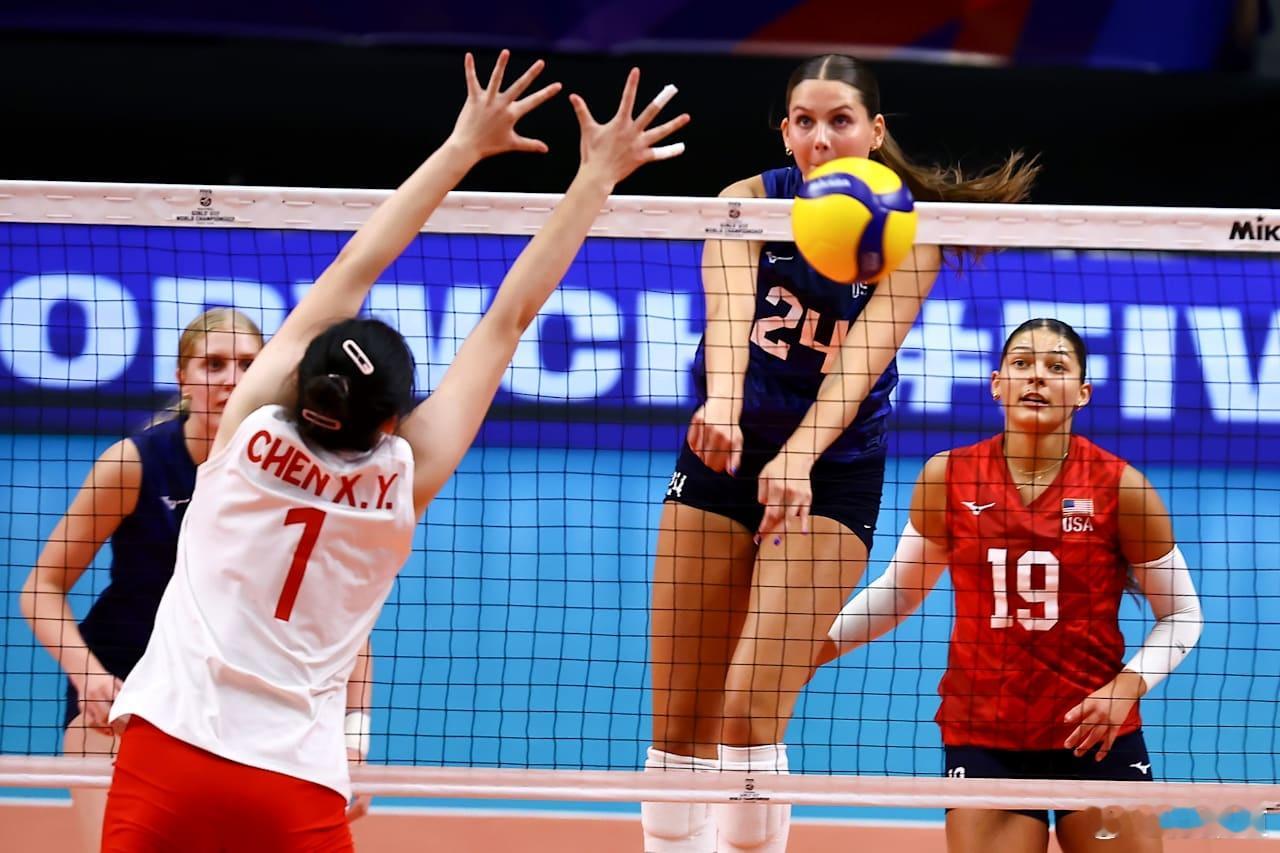 国际排坛动态中国U17女排无缘决赛2026女排U17世锦赛半决赛：中国队0-3（