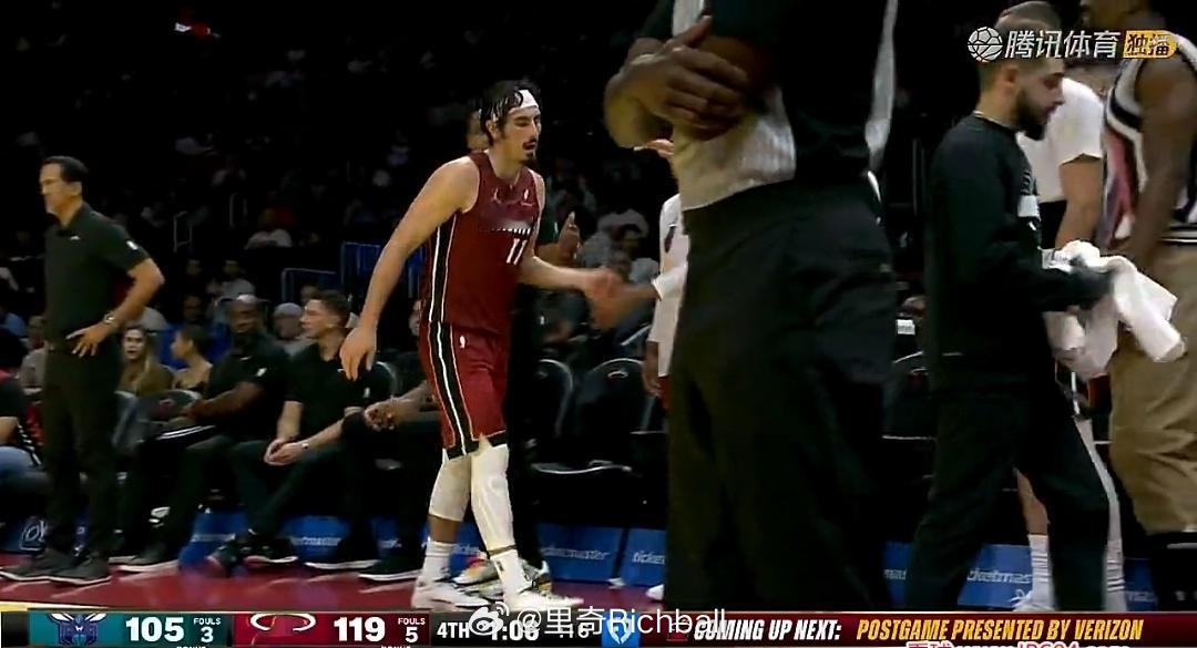 哈克斯回更衣室了，打得这么好，最后来这么一下[裂开][裂开][裂开]黄蜂vs热火