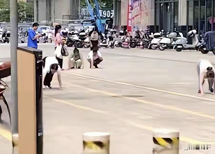 活久见，果真是教育咨询公司，团建都是那么出奇搞怪，惠州惊现公司团建活动，让员工在
