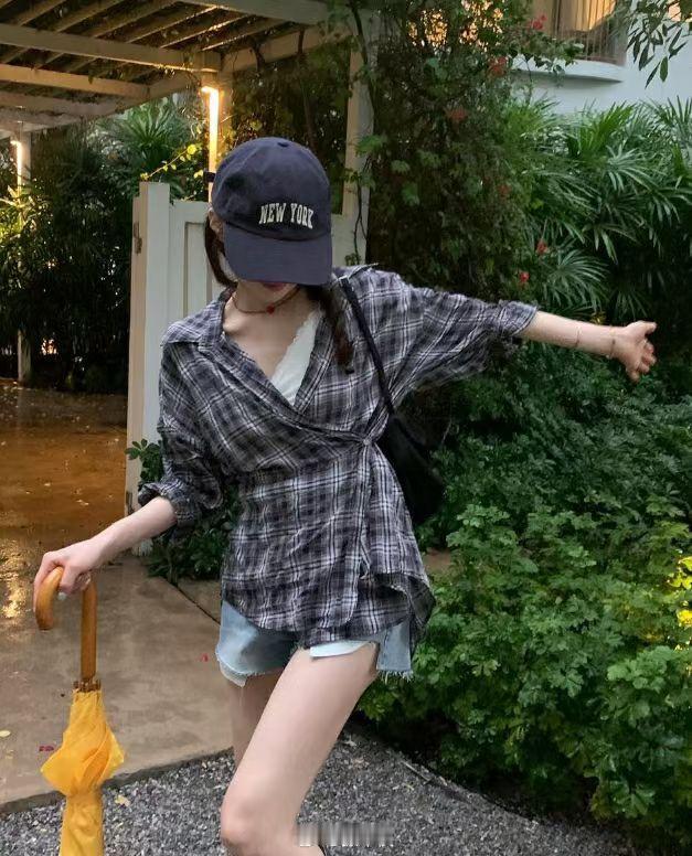 今天是七月的第一天，半年就这样过去了，祝我们下半年:不发脾气只发财，兜里不缺钱，