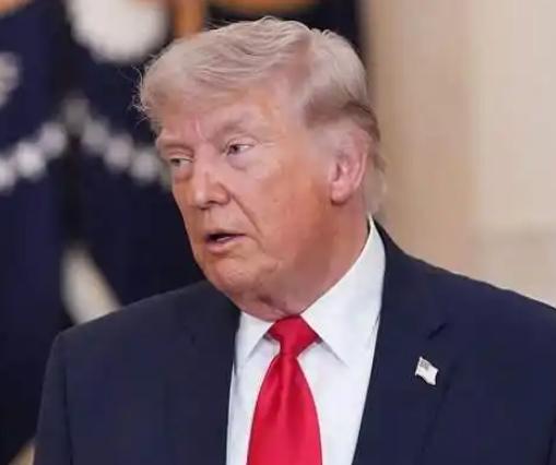 特朗普——美国霸权的终结者。
特朗普三大致命弱点：
一，盲目自信，过高估计了自己