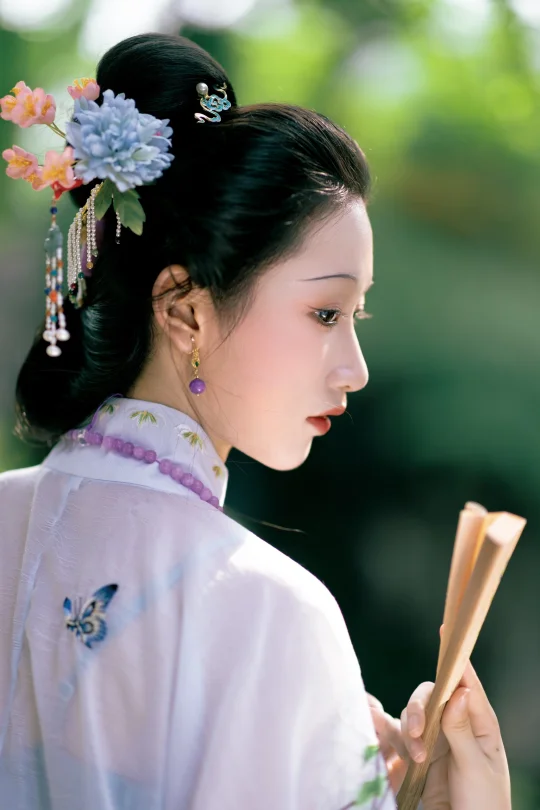 明·尘香带暑色，花气动秋光🍃南京约拍