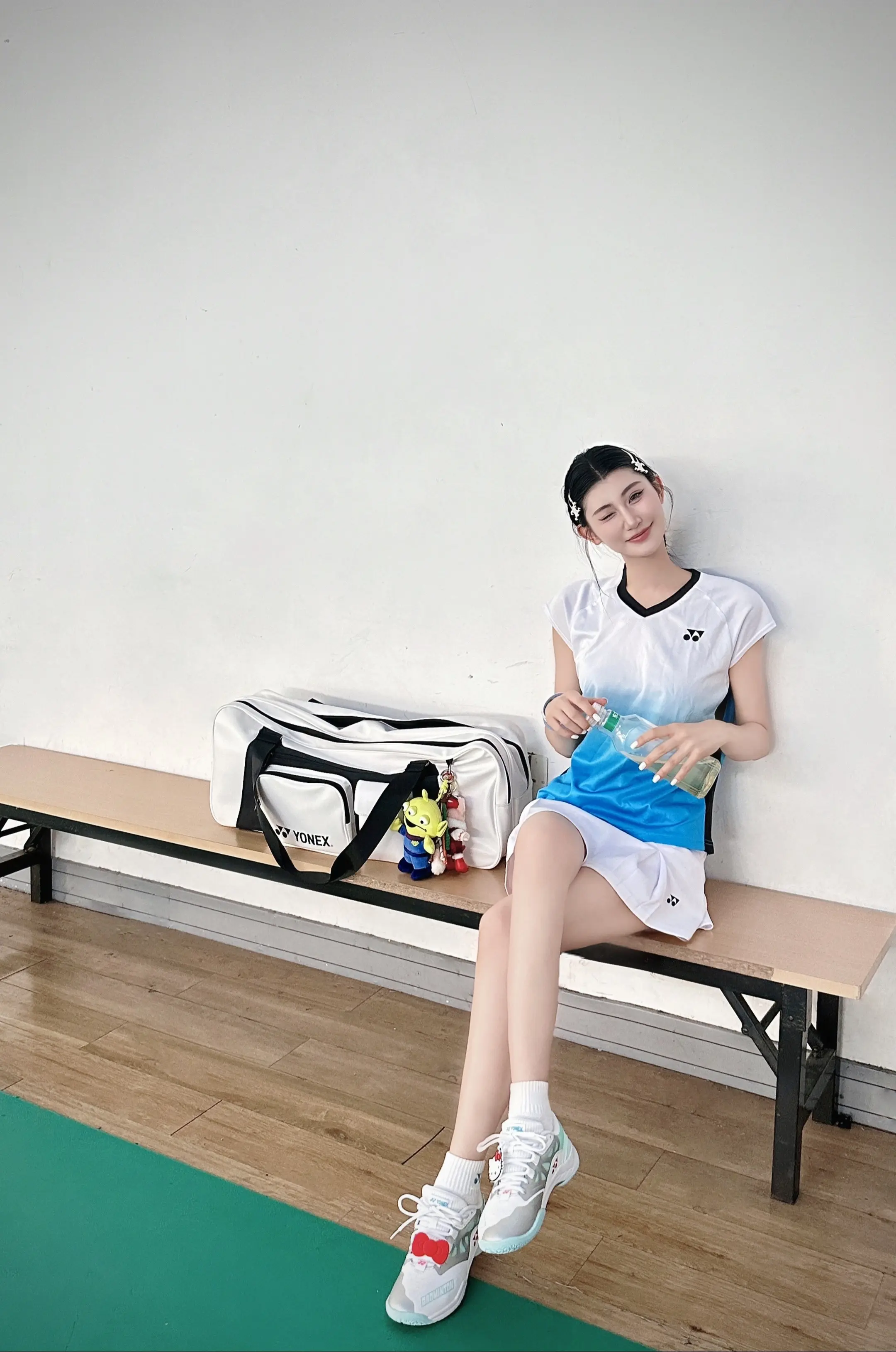 🏸羽毛球女孩。 想不到吧？还是个运动女孩！