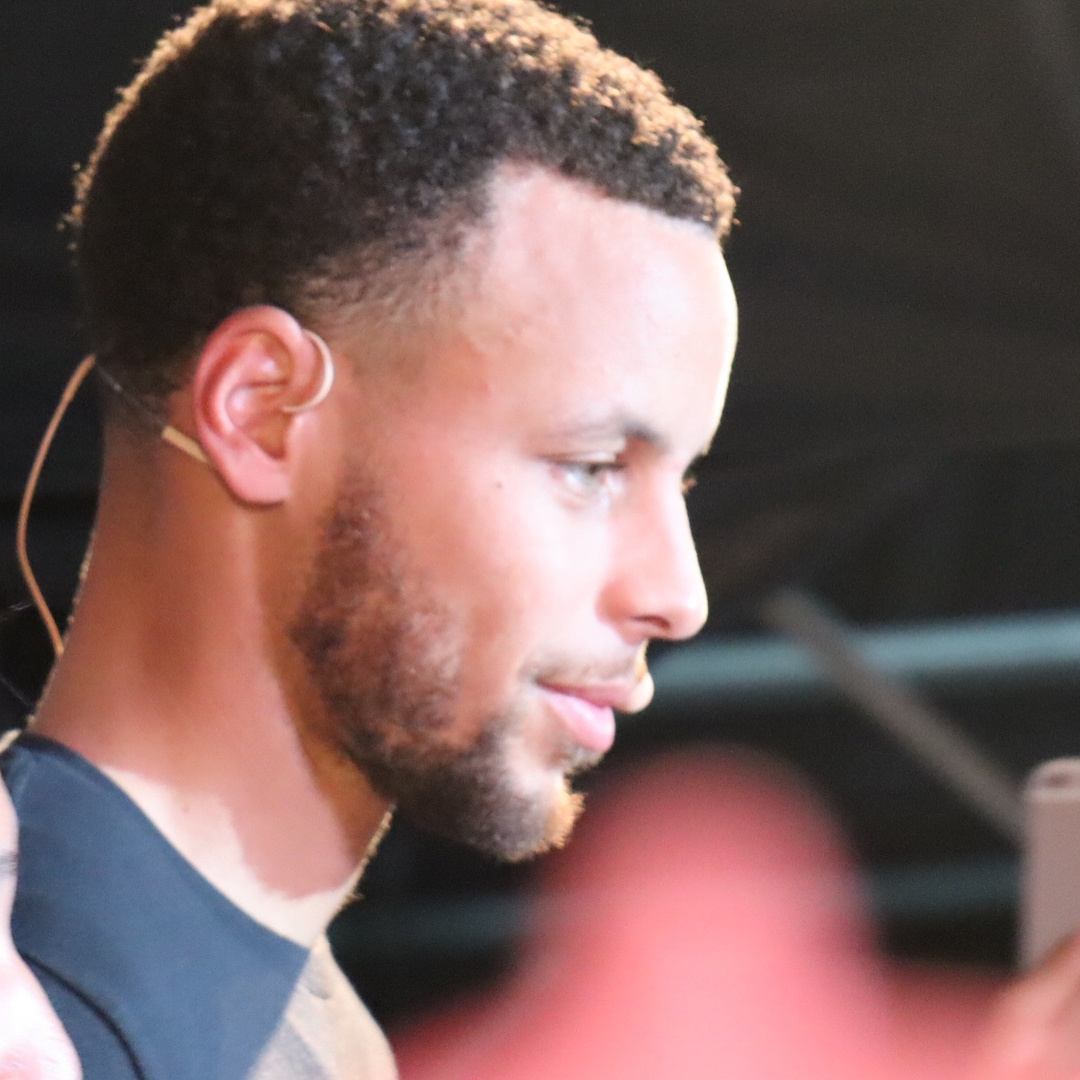 我欣赏你独当一面的本事，也心疼你有苦自咽的坚强。生日快乐🎂My goat库里电