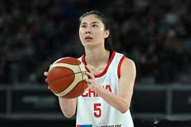 中国女篮为什么惨败给美国队？王思雨一席话，直接戳中要害