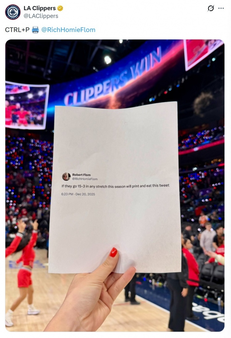 快船官方用A4纸打好推文 ，等某个球迷曾表示如果快船本赛季能够在任意阶段取得15