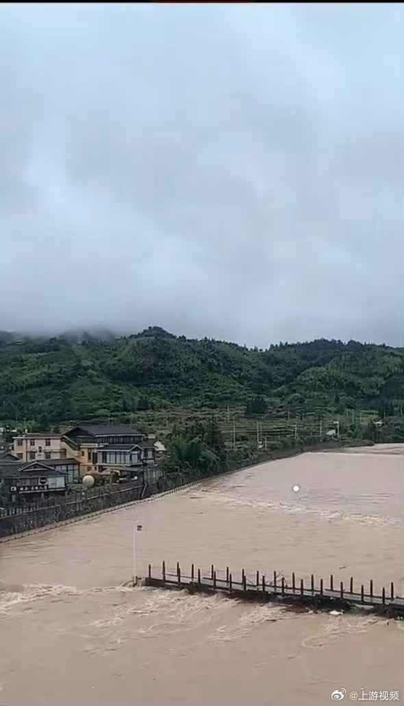 【#福建暴雨云水谣情人桥被淹#？景区：属实，水已退可正常游玩】#云水谣景区回应情