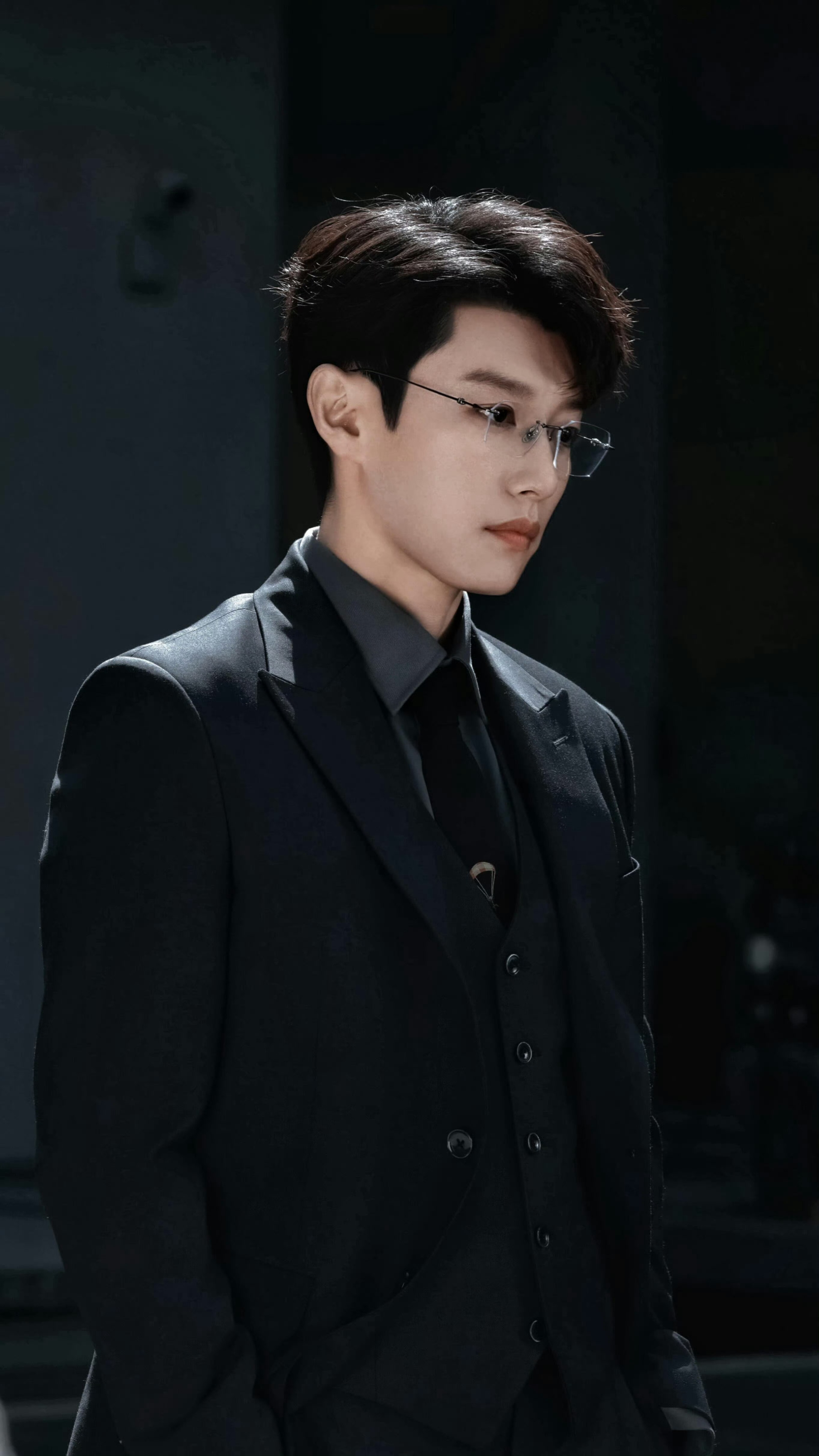 代旭上海复刻裴轸名场面 看见裴轸就走不动道了 