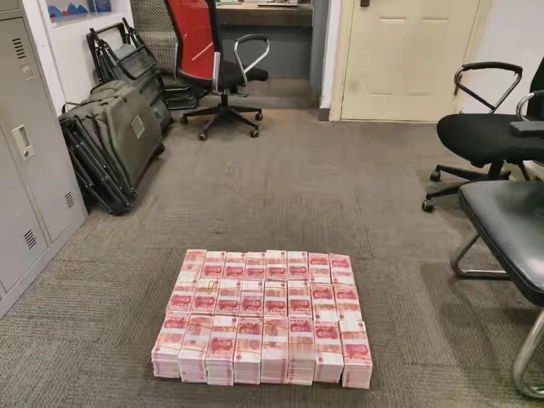 《惊险！女子取现240万“给外甥当彩礼”，背后竟是诈骗陷阱》

近日，浙江台州天