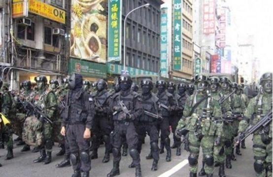 台湾回归在即！问题来了，当部队开始登陆，履行接管台湾的责任时，台湾还有30万武装
