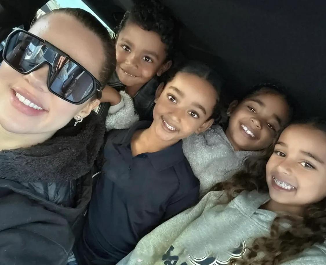 你觉得卡戴珊哪位公主最好看 