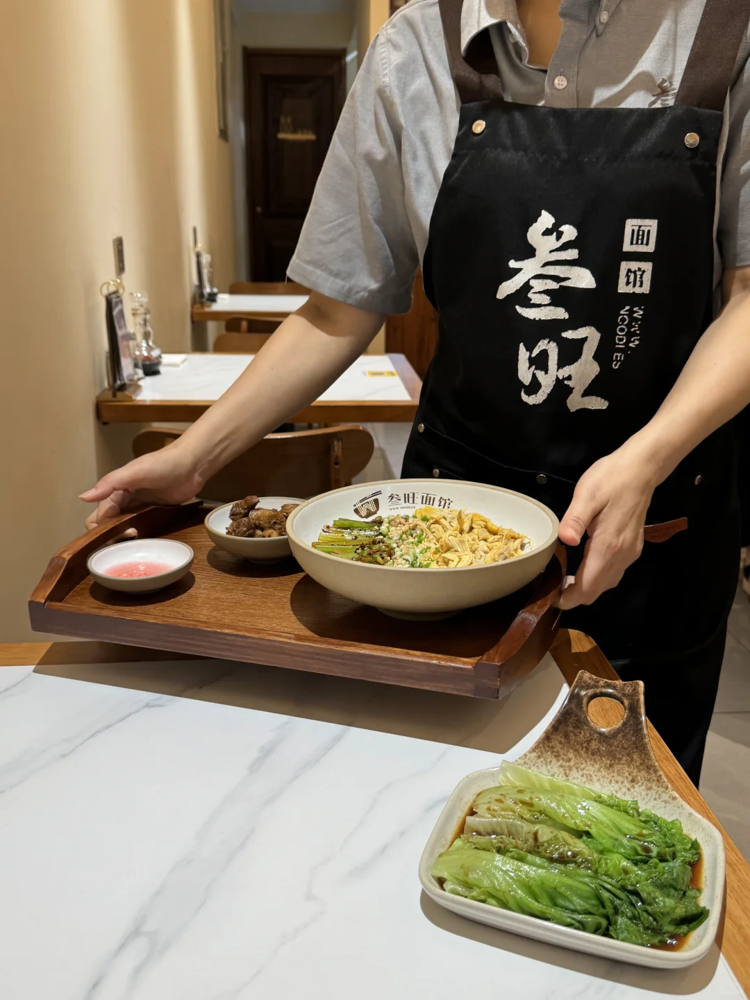 下雨天也没法阻止我吃这顿手撕鸡拌面