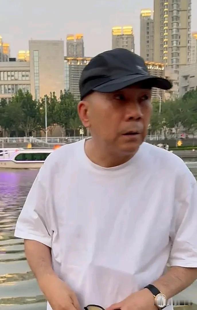 不得不说，杨议心理素质真好，还敢自封为“海河战神”，不但没有因为网友对他的抨击而