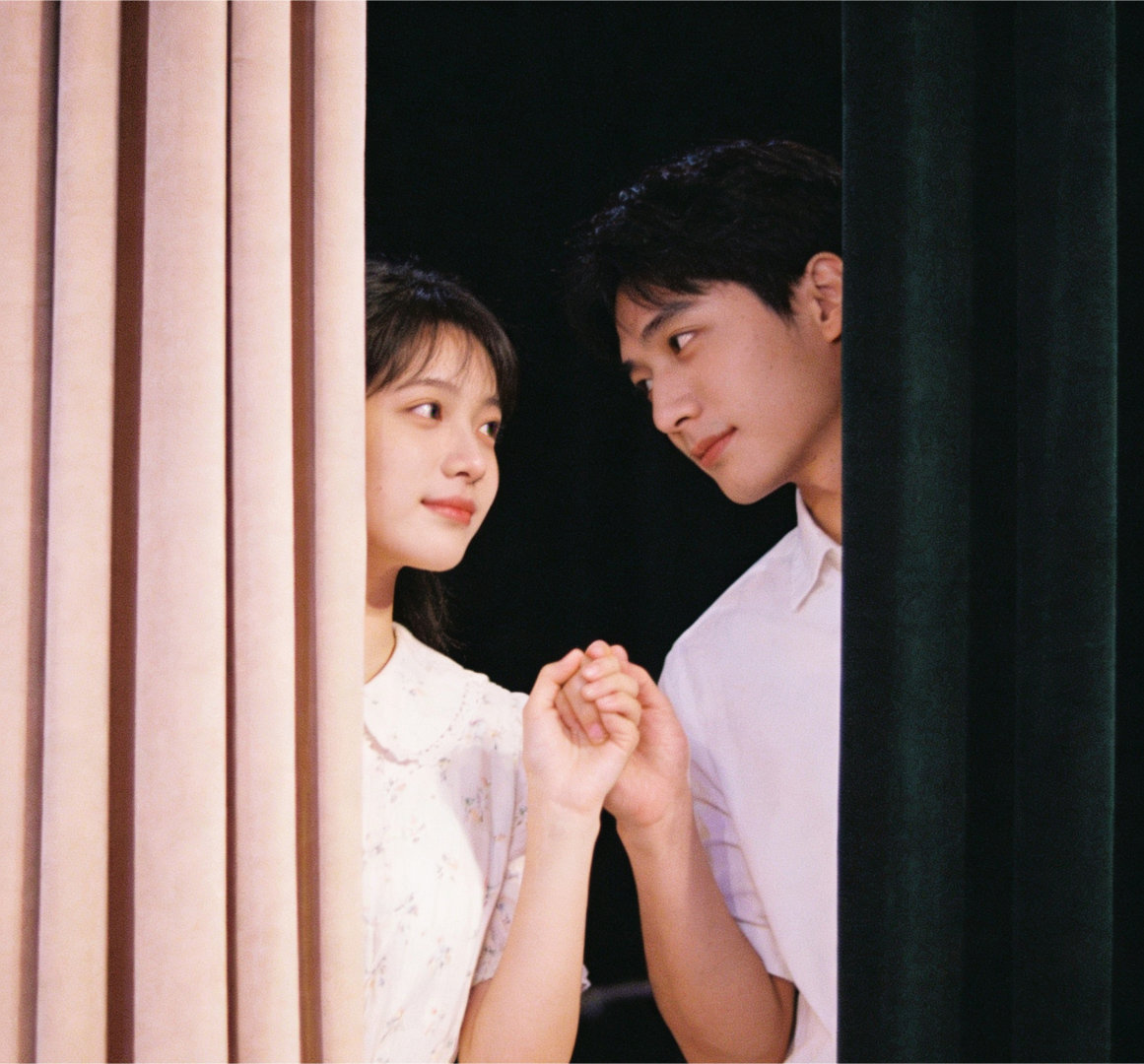 爱若入骨，便无倦时；情若至深，只恐爱不够久。即便不能日日相伴，你仍是我心尖最深的