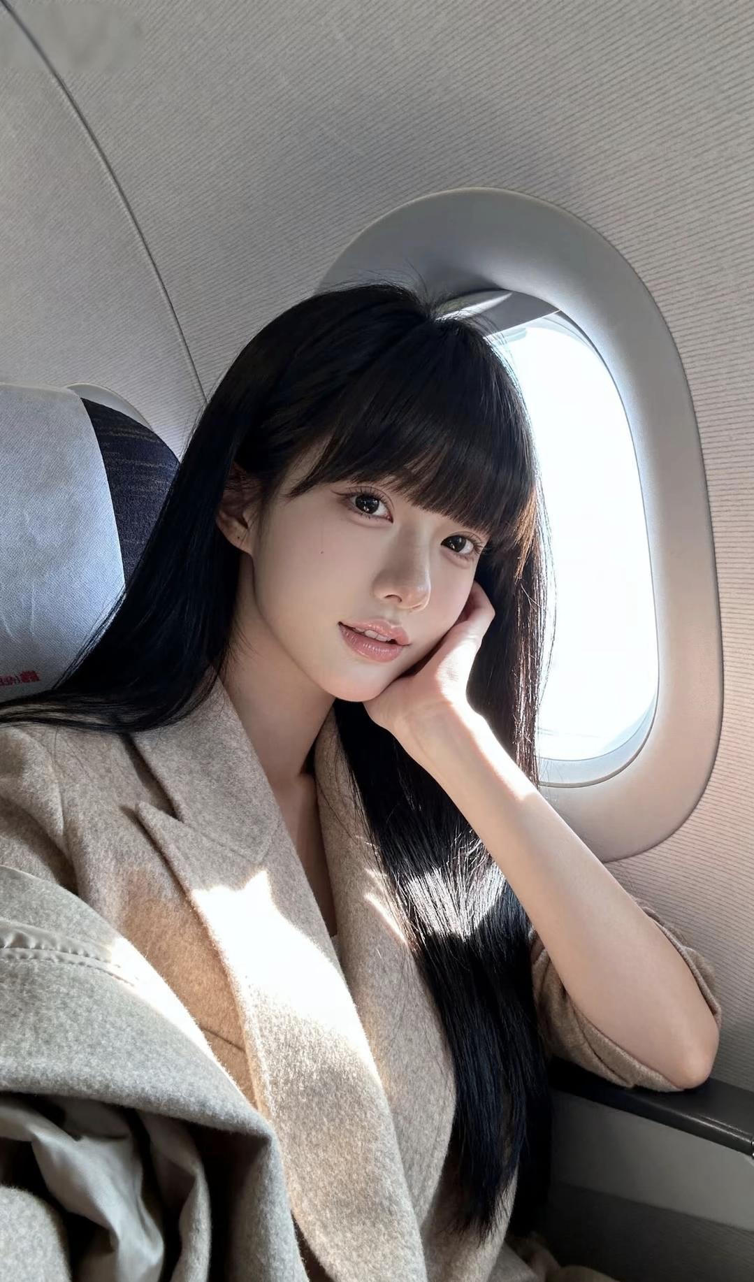 窗边少女，飞机上的温柔时光美少女