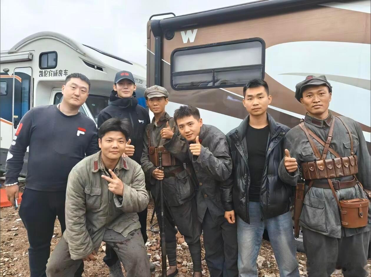 电影《四渡》导演：徐展雄  编剧：刘毅（战狼系列）主演：刘烨，王雷，于适，许魏洲