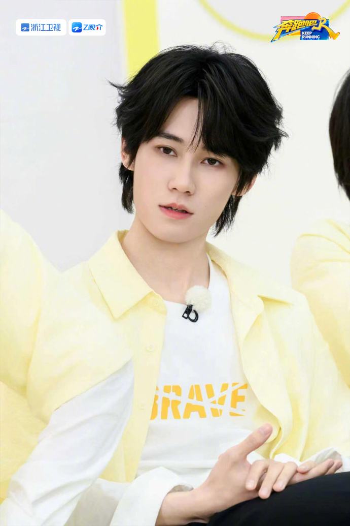 【#时代少年团奔跑吧活力剧照#】节目组公开时代少年团超有活力的剧照。你期待吗？时