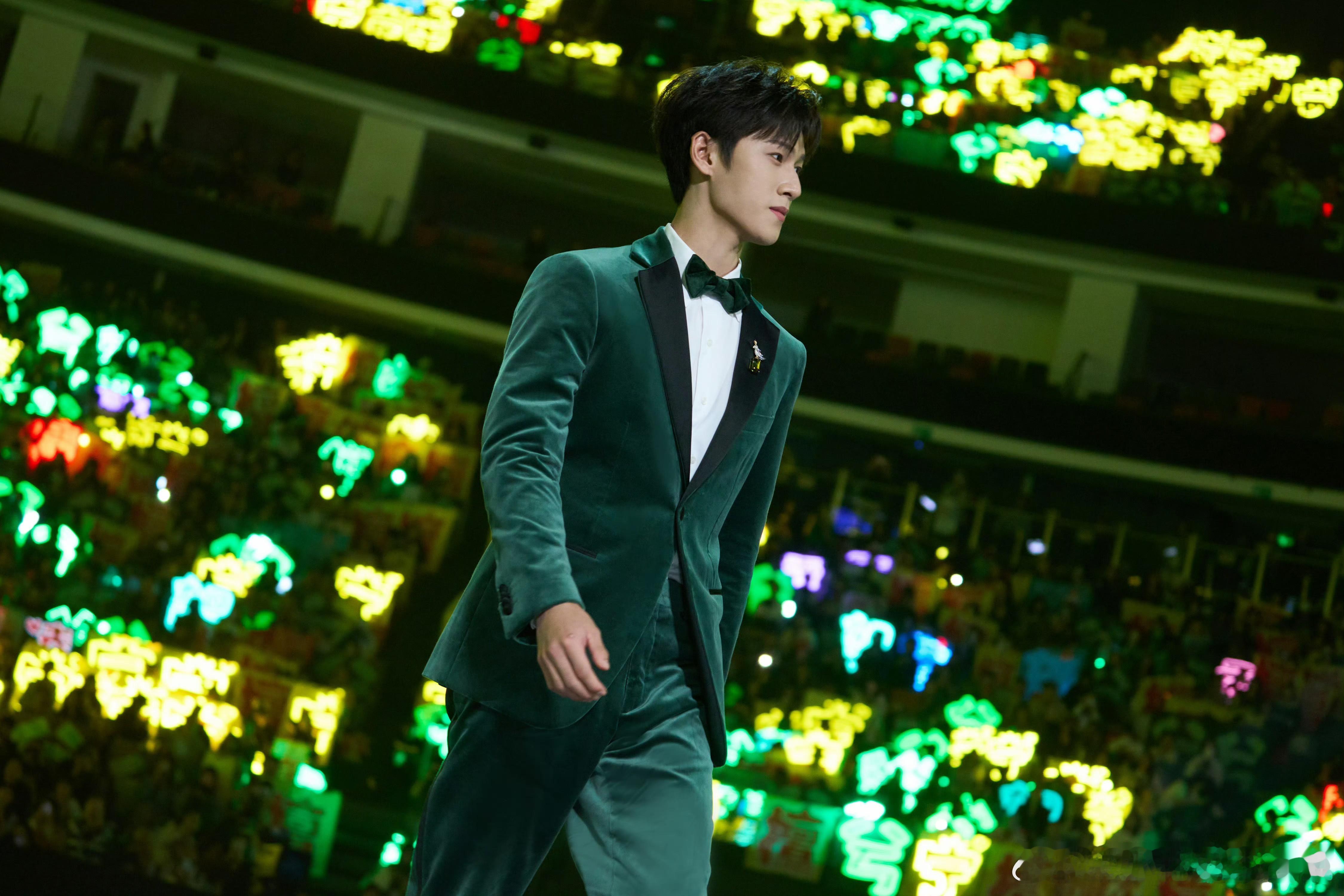 李昀锐从等到最后到站到最后 耐得住寂寞的演员，终会迎来属于自己的掌声！ 