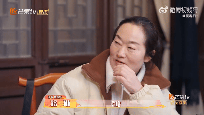 蒋敦豪童年坐车筐差点被妈妈丢了 坐妈妈车筐里睡着掉下去，这童年趣事也太好笑又好心