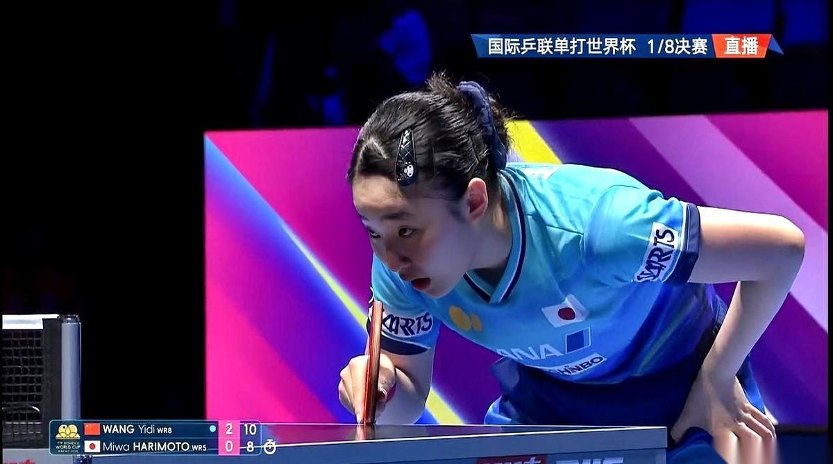 重庆夺冠的彩带还没扫干净，澳门赛场上，最后一球出界。
计分牌上的数字，从3-1，