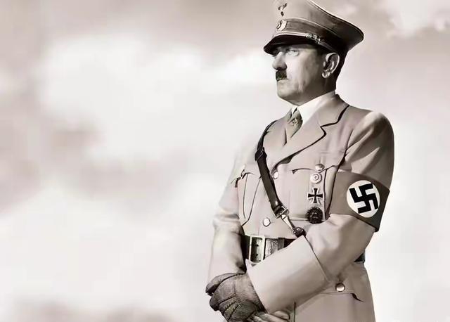 1945年4月，墨索里尼和情妇在广场上处以绞刑，他的情妇克拉拉被倒吊着，裙下的春