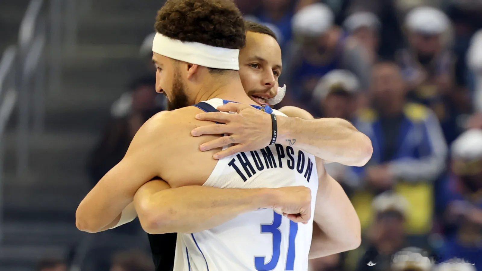 卡农：克莱在场上打球，你为什么还坐在这？库里近日与记者Anthony Slate