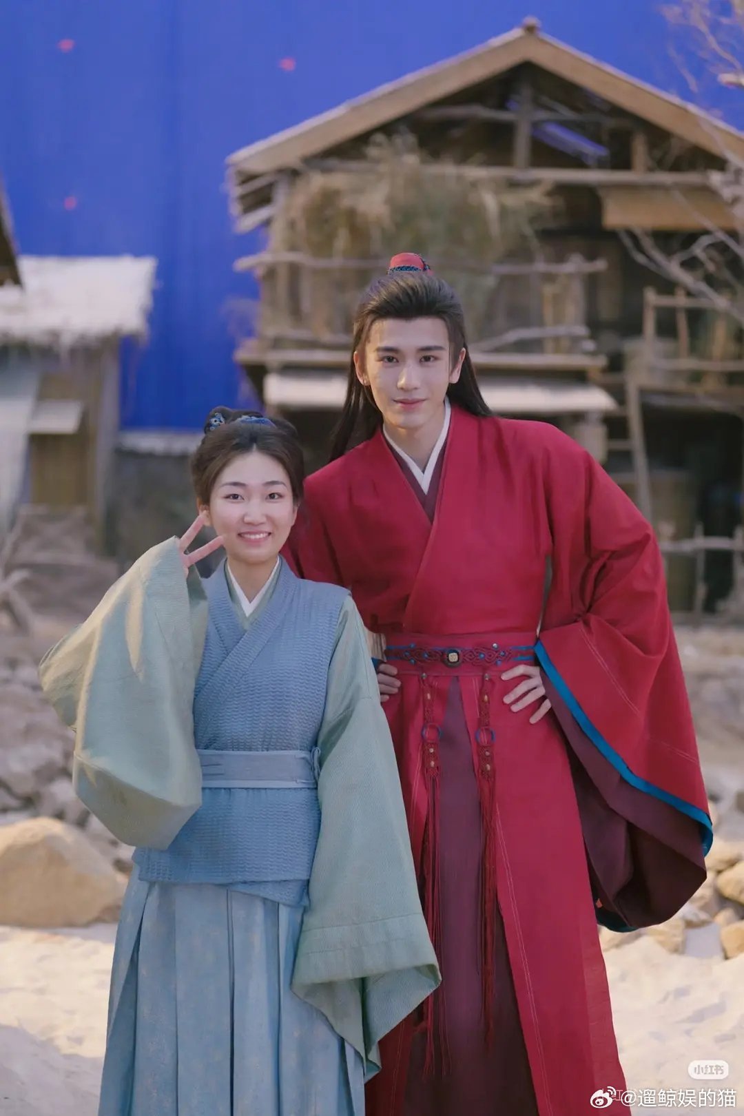 刷到了群演的合照，姐妹们觉得他状态如何 