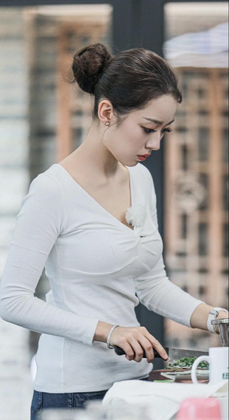 吉娜 性感身材