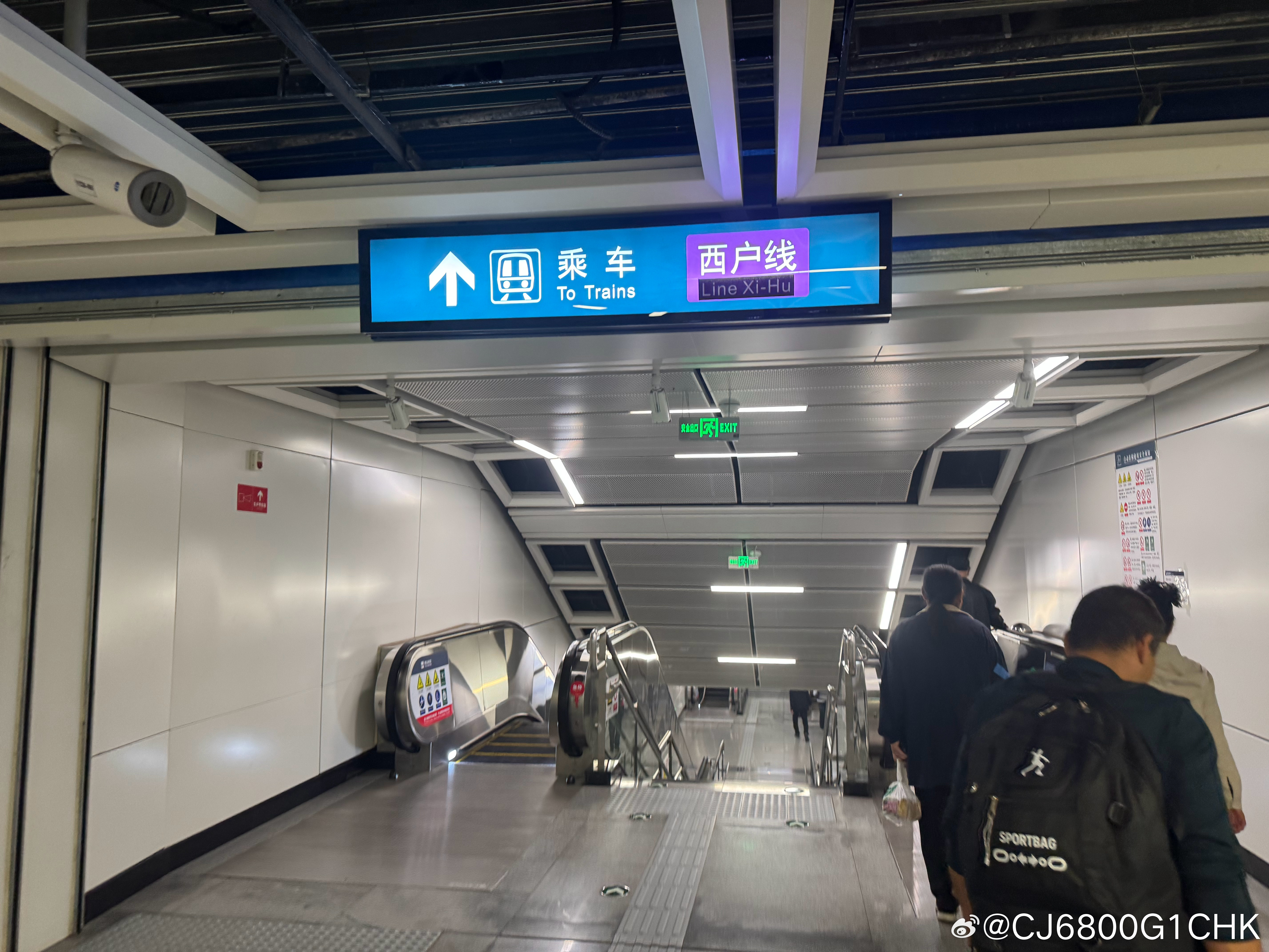 西安地铁西户线应该更名西户定班线，下了5号线一堆不知情的乘客往那边走，过去发现下