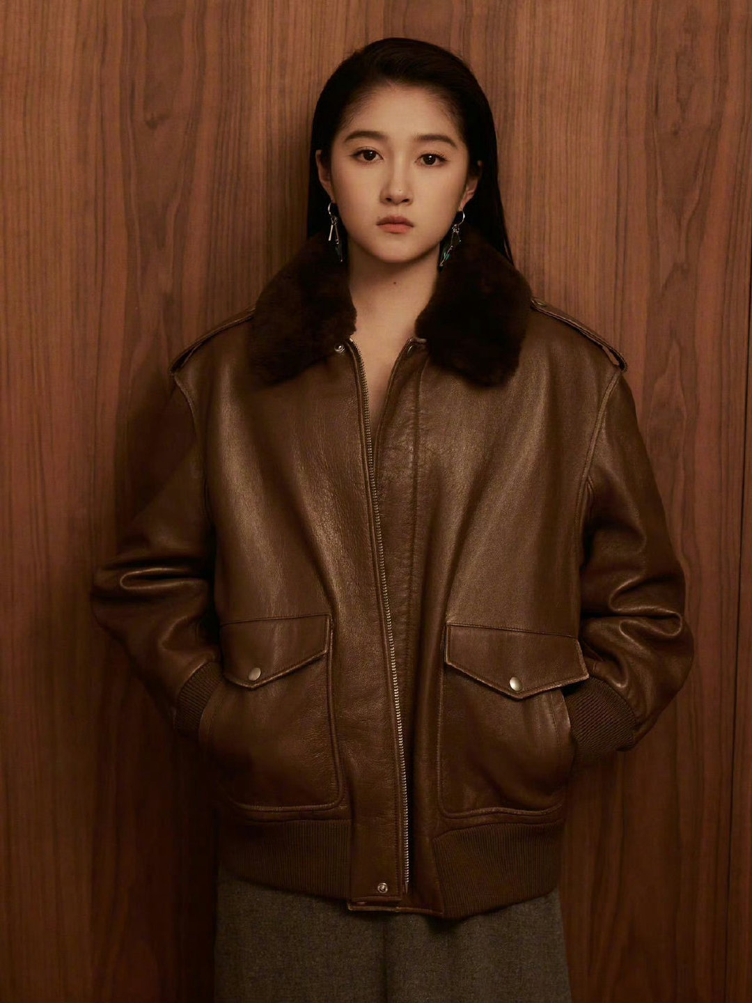 米兰时装周Prada 2025秋冬大秀，李现、关晓彤预热大片。 ​​​