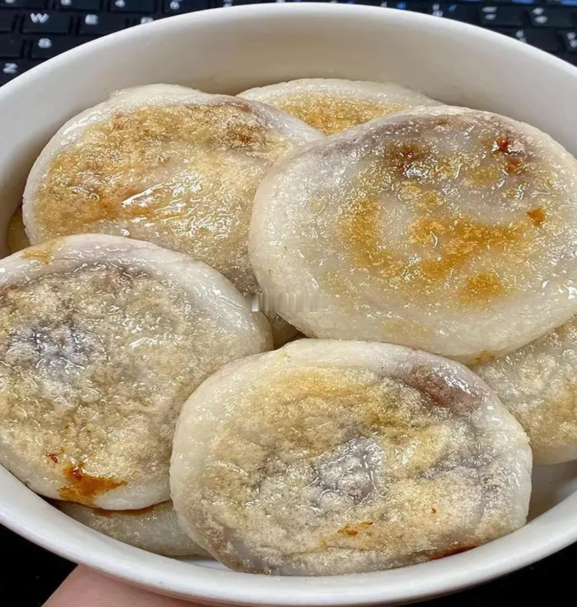 这个在你们那里叫什么？今天周末自己在家做的，吃起来真的很香诶😋 