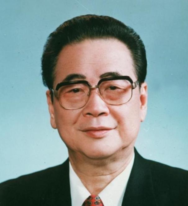 1992年7月，邓颖超因病离世，谁知，邓颖超留下的最后一句话竟是“李鹏”二字，这