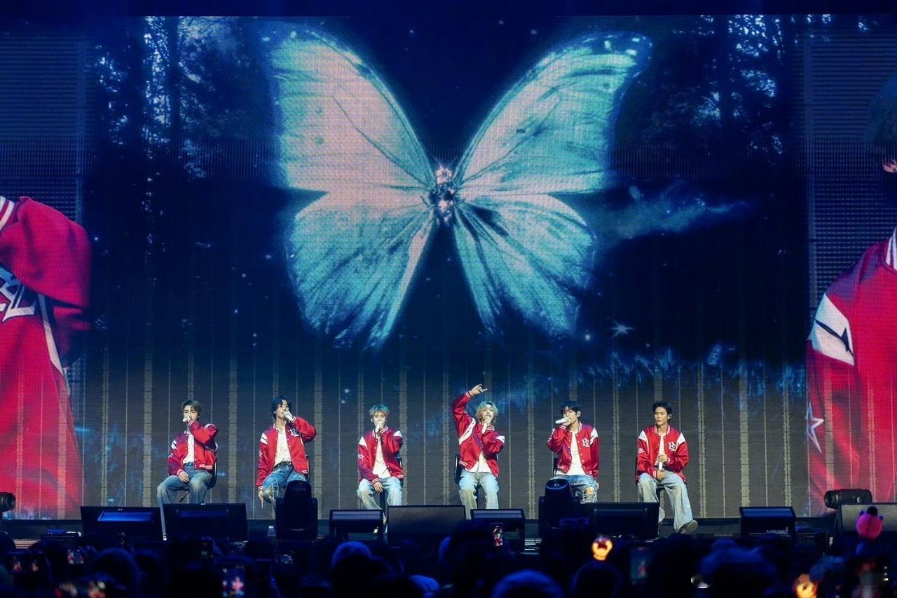 SM花田不是说说而已，中间站一个最好看的，周围所有人都变好看了！ 